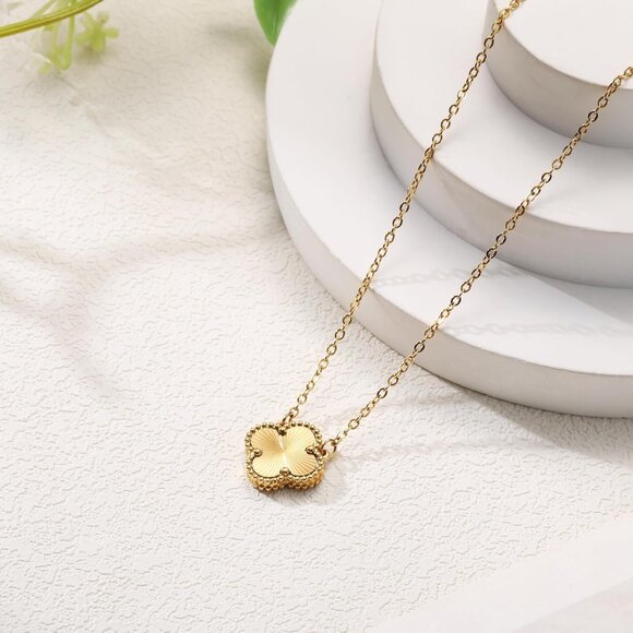 Clover Pendant Necklace for Women 18K Gold Plated Four Leaf Clover Necklaces Luc - Picture 3 of 7
